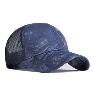Berretto da baseball in rete tie-dye blu con schienale traspirante e fori aperti