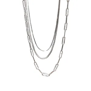 Mehrlagige Halskette aus Sterlingsilber mit Schlangenkette und Büroklammergliedern