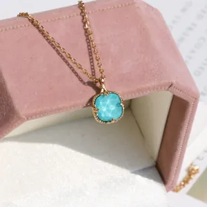 Elegante collana con ciondolo quadrato in argento 925 vintage con cristallo blu e oro