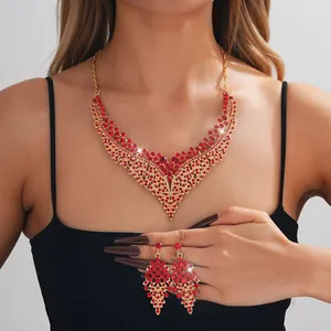 Elegante rode strass ketting en oorbellen sieradenset voor dames avondjurken