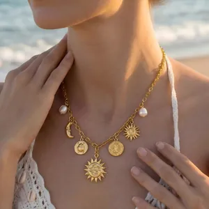 Collier en acier inoxydable doré avec pendentifs soleil et lune et perles pour femme style plage