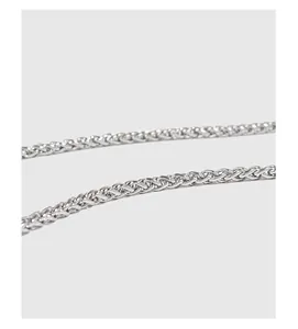 Detailed macro view showing the high-quality silver metal chain strap for evening bags