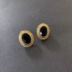 French vintage oval stud earrings with black gemstone and golden rope texture frame