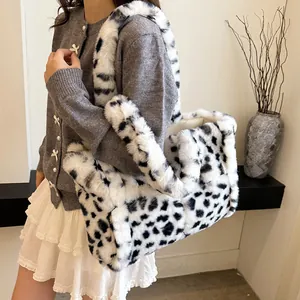 Grande borsa tote in ecopelliccia leopardata da donna, ideale per l'autunno inverno