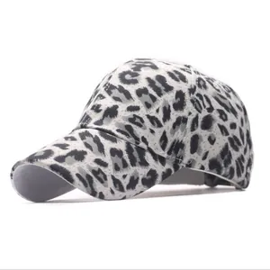 Cappellino da baseball regolabile con stampa leopardata e visiera curva per unisex
