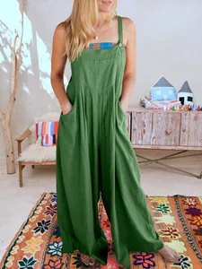 Mono informal de algodón y lino verde oliva con un ajuste holgado y diseño de pierna ancha