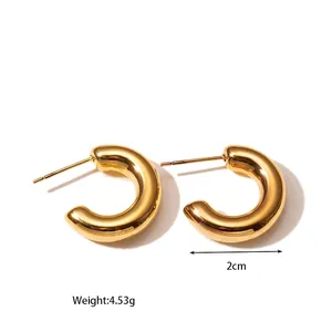 Detail view of 2cm gold-plated titanium steel hollow tube hoop earrings weighing 4.53g.