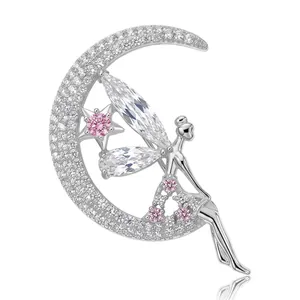 Elegante spilla fata sulla luna argento con zirconi micro-pavé rosa e bianchi