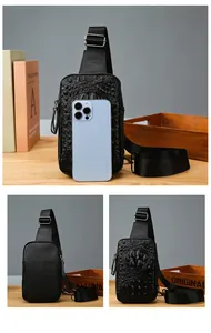 Gros plan d'un sac de poitrine pour homme en cuir noir montrant deux styles de texture