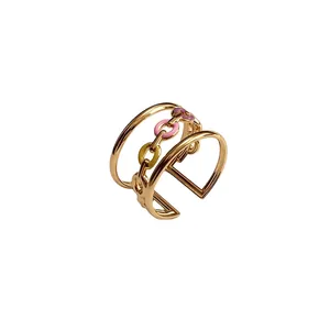 Elegante anello aperto in acciaio inossidabile placcato oro con maglie a fiori in smalto.