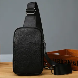 Sac bandoulière en cuir grainé noir pour homme avec bandoulière réglable et robuste