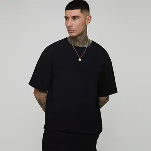 T-shirt homme en coton épais 240g noir coupe oversize avec épaules tombantes élégantes
