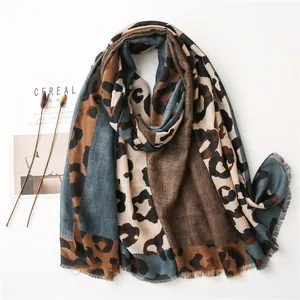 Sciarpa da Donna Retrò con Stampa Leopardata Scialle Traspirante alla Moda Protezione Solare Grande Leggero Stampato