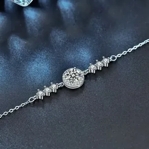 Detailed view of s925 sterling silver bracelet featuring a brilliant round zircon