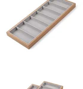 Présentoir à lunettes haut de gamme à 8 compartiments avec grain de bois élégant.