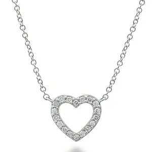 Elegante collana in argento sterling 925 con ciondolo a cuore e pietre di zirconia