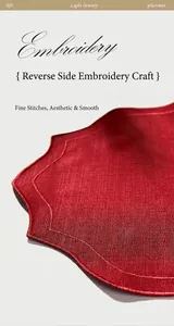 Gros plan détaillé d'un set de table brodé rouge en coton et lin avec fini texturé.