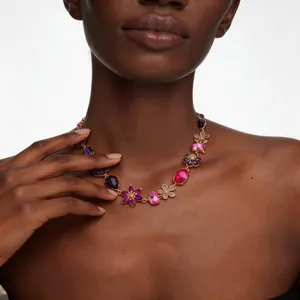 Élégant collier de luxe vintage à fleurs en cristal pour femmes avec chaîne dorée