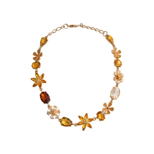 Collier vintage de luxe doré avec des motifs de fleurs en cristal ambre et jaune