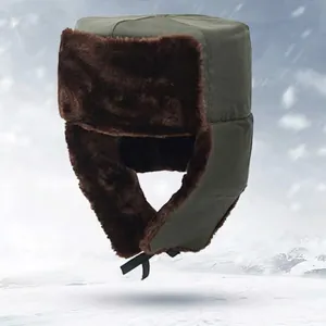 Chapeau de trappeur d'hiver vert épais avec protège-oreilles en fausse fourrure brune