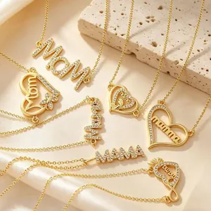 Collier de Lettres Mama Mom en Cuivre Plaqué Or Avec Pendentif Cœur Zirconia Incrusté Colliers Élégants Bijoux Cadeau Femme