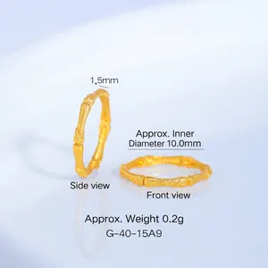 Détail de la bague en or sable bambou montrant 10mm de diamètre et 0,2g de poids