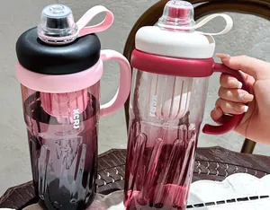 Large capacity tea separation water bottle with handle and built-in tea infuser basket