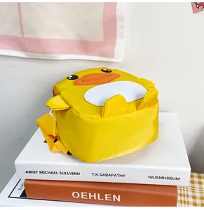 Détail du joli sac à bandoulière canard jaune pour enfants avec sangle