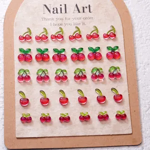 3D Kirsche Nagelkunst Charms in eis-transparentem Rot, 30 Stück auf Kraftpapier-Displaykarte