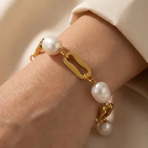 Bracelet élégant en acier inoxydable plaqué or 18 carats avec perles d'eau douce