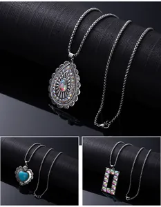 Colliers bohèmes vintage avec pendentifs en turquoise et strass colorés sur chaînes en acier.