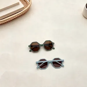 Occhiali da sole ottagonali opachi verdi e blu per bambini con protezione UV