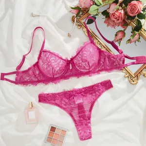 Ensemble soutien-gorge en dentelle française avec bordure cils en rose magenta chic