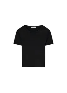 Detail of minimalist black slim-fit crewneck short-sleeved t-shirt in soft fabric