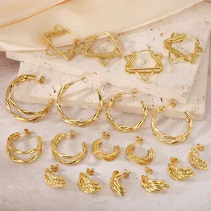 Collection détaillée de diverses boucles d'oreilles géométriques en acier inoxydable doré