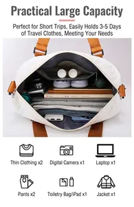 Vue détaillée de l'intérieur du sac de voyage blanc matelassé, grande capacité de rangement