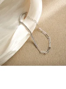 Dettaglio del bracciale in argento S925 con catena tennis e maglie a graffetta