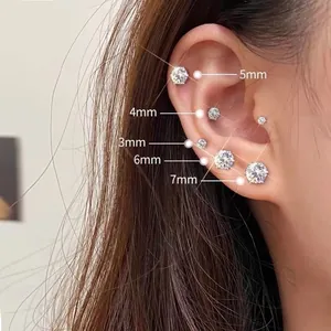 Orecchini a perno in argento sterling con zirconi di varie misure da 3mm a 7mm