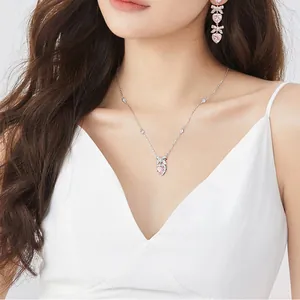 Elegante collana in argento sterling S925 con ciondolo a cuore rosa e design a fiocco