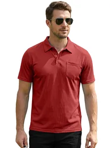 Detailansicht eines roten, atmungsaktiven Mesh-Poloshirts mit Brusttasche und Knopfkragen.