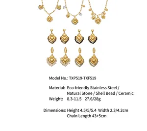 Spécifications et vue macro de la parure de bijoux cœur doré à glands et pierres