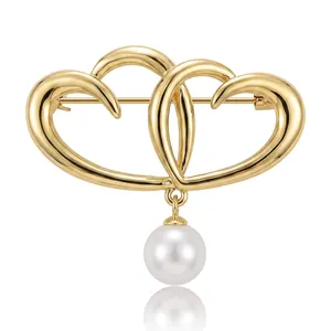 Elegant Gold Interlocking Double Heart Brooch With White Faux Artificial Pearl Pendant Alloy Pin Jewelry For Women Suit Accessory