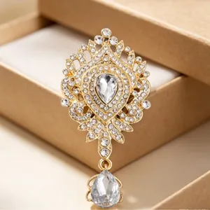 Broche élégante en cristal doré en forme de larme avec pendentif pendant en strass