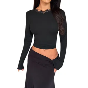 Crop top nero sexy a maniche lunghe con elegante dettaglio in pizzo sullo scollo