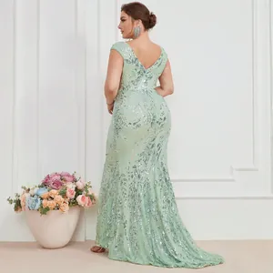 Elegante abito da sera a sirena verde menta con paillettes senza maniche scollo a V vista posteriore