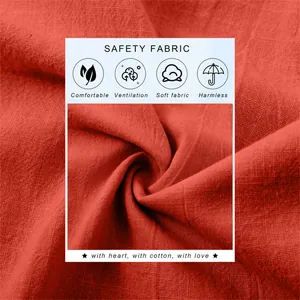 Détail du tissu respirant en coton et lin rouge pour chemises vintage femmes
