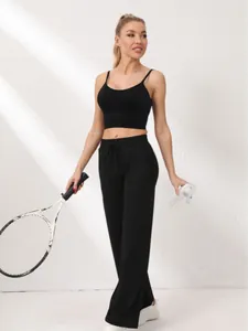 Zwarte outdoor sportbroek met hoge taille voor dames met bijpassende crop top