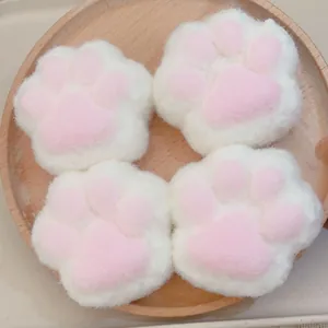 Jouet squishy patte de chat à rebond lent, lot de quatre avec texture duveteuse blanc-rose