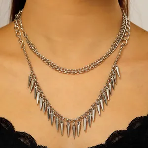 Punk Dubbellaagse Spike Klinknagel Halsketting Zware IJzeren Ketting Kwastje Kegel Hanger Sleutelbeen Ketting Voor Vrouwen Mannen Sieraden