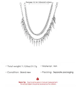 Specificaties van de dubbellaagse punk spike ketting met gewicht en materiaal details